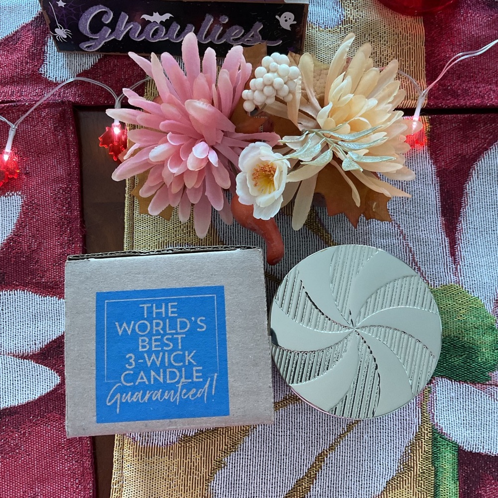 Bath & Body Works 3 wick Merry Cookie Holiday Scented Candle New in box.$10 - Picture 4 of 4